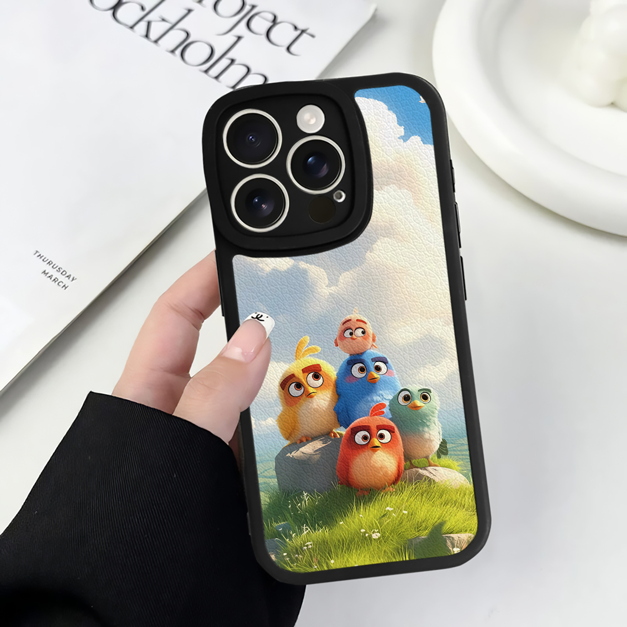 （画像用） Angry Birds アングリーバード 【iPhone 16シリーズ対応】シリコンスマホケース（レザー調） 材質：シリコン